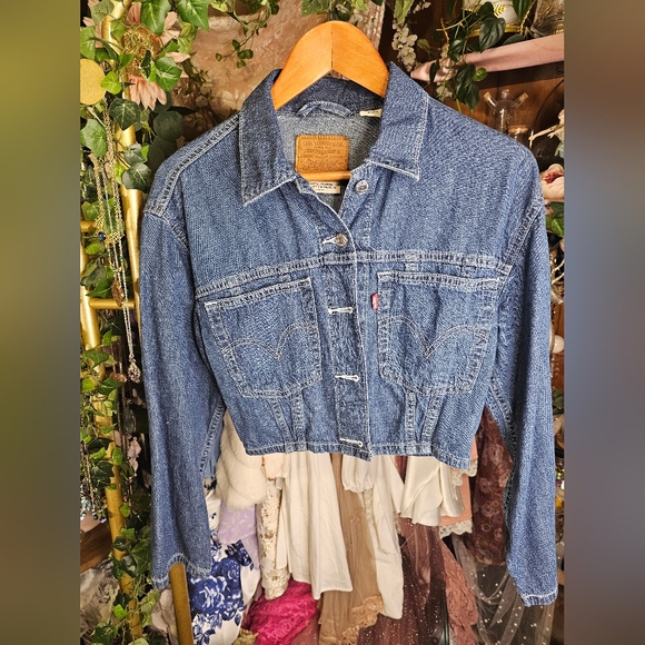 Levi's light weight women's cropped jacket - Picture 5 of 7